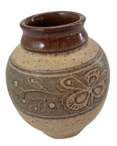 New ListingVtg James Sanders Art Pottery Bud Vase 1985 Carved Design Signed 3.5” Made In TX