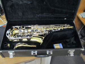 Yamaha Brass Alto Saxophone Sax YAS-23 Excellent