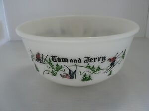 VINTAGE HAZEL ATLAS TOM & JERRY PUNCH BOWL WITH SKIERS