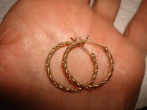 Vintage Delicate 14 k Solid Yellow Gold Pierced Hoop Earrings Weight 2.1 Grams