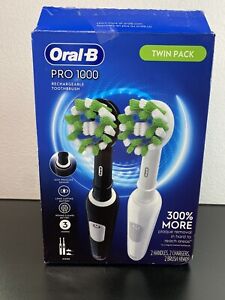 New ListingOral B Pro 1000 Black & White Toothbrush Twin Pack ( Read)