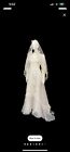 Vintage XS wedding dress with veil, lace trim bust 34
