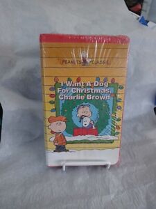 I Want a Dog for CHRISTMAS CHARLIE BROWN VHS 2003 Red Clamshell
