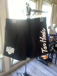 Mitchell & Ness North Carolina Tar Heels UNC Essentials Nylon Shorts - Men's M