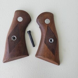Ruger Security Six, Speed, Security Original OEM Checkered Walnut Grips