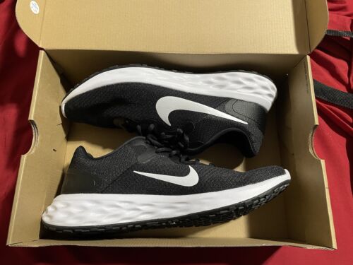 Nike Men’s 10.5 Running Shoes New In Box