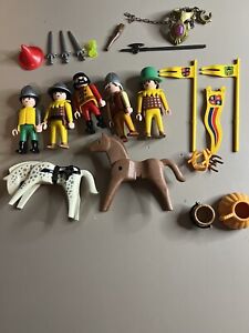 Lot of 5 Playmobil Figures Knights   w/ 2 Horses & Some Weapons - Soldiers Vinta
