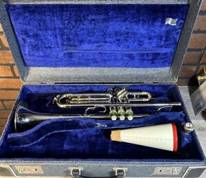 VINTAGE KING TEMPO TRUMPET SILVER WITH BRASS READ DESCRIPTION SEE PICTURES