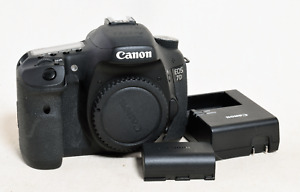 New ListingCANON 7d Camera Body + Battery & Charger WORKS Great 45488 Actuations