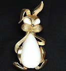 Vintage Crown Trifari Rabbit Milk Glass Cabochon Jelly Belly Brooch Pin Signed