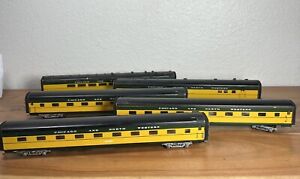 5 HO Chicago and North Western Passenger Cars wood- kadee & central valley