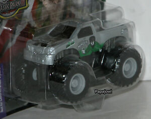 Muscle Machines Wolf Man Monster Truck Ford Custom 4X4 Pickup 1:72 Zw