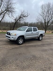 2006 Toyota Tacoma 4WD SR5 (Rusted Frame/ Bald Tires)