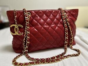 AUTH! CHANEL CC Logo Charm Red Lamb Skin Chain Shoulder Bag Tote GHW