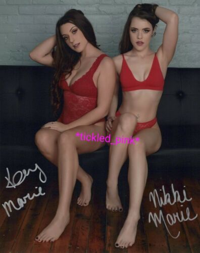 Twice the fun sexy glamour models Kay Marie & Nikki Marie signed 8x10 Photo wCOA