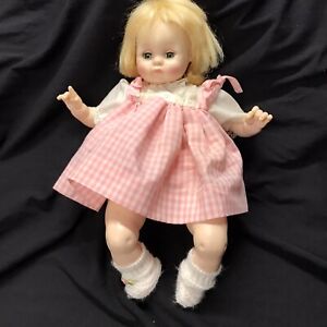 1977 Madame Alexander 14” Baby Sister Doll Blink Blue Eyes Blonde Puddin Dress