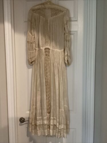 1920’s womens vintage Embroidered Lace Wedding dress