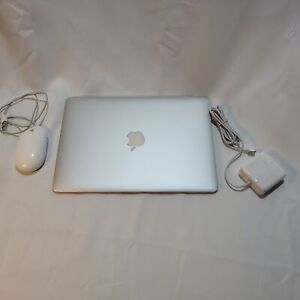 Apple MacBook Air 13 Laptop Computer Intel i5 Silver with Mouse and Power Supply