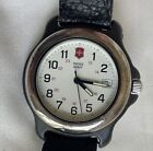 VTG Swiss Army Brand Leather  Band Men's Watch NEEDS BATTERY
