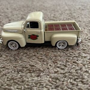 1949 Ford F1 Pickup Truck with Tomato Crates 1:32 Diecast Signature Models 32387