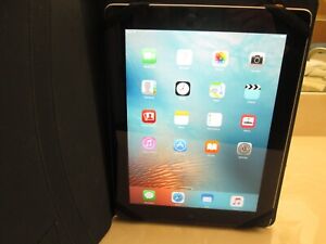 Apple iPad 2  16GB Wi-Fi Unlocked A1396 9.7in  Silver  Reset to Factory Settings