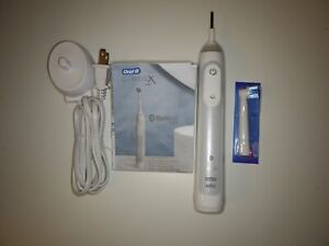Oral-B Genius X Limited, Electric Toothbrush with Sensitive Brush Head
