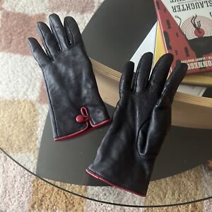 Etienne Aigner gloves Size Medium 100% leather shell Womens