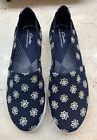 Clarks Women 9.5 M Slip on Sneaker Breeze Step Navy with Embroidered Daisies New