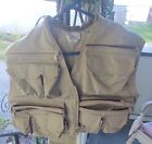 Vintage ORVIS Fly Fishing Vest Size Medium Made in Hong Kong  W/ Orvis Retractor