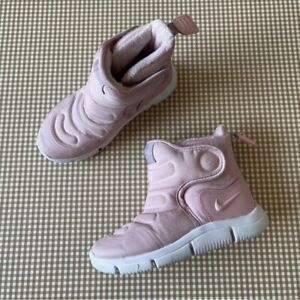 Nike Novice TODDLER/INFANT Light Pink Boots. Size 11. FAIR COND/READ & See Pics