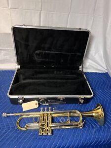 Blessing Model TR301R Trumpet W/ Yamaha 11B4 Mouthpiece & Case