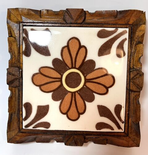 Dal-Tile Mexico Trivet in Carved Wood Frame ~ Mod Flower Pattern