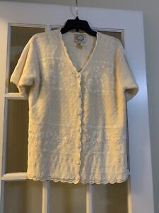 Erika VTG cream knit short sleeved sweater floral embroidered button down MEDIUM