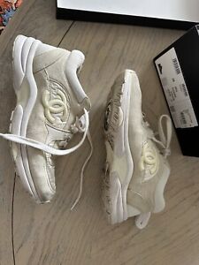 CHANEL Low Top sneakers white size 38 with box and new shoelaces