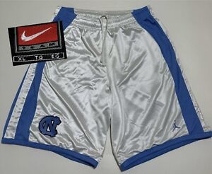 Vintage Nike Air Jordan NCAA North Carolina UNC Tar Heels Dazzle Shorts Men’s XL