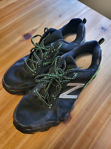 new balance trail running shoes mt710bg2 black green 10 4E extra wide