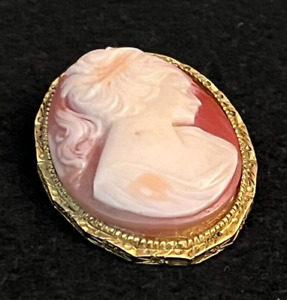 Vintage Pink Cameo with Right Facing Women in Scalloped Gold Bezel Frame