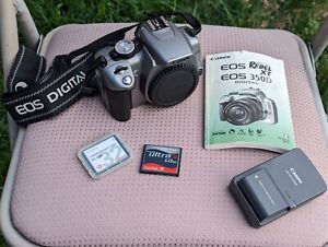 Canon EOS Rebel XT 350D Digital Camera - Black w compartmented carrying case