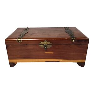 Vtg Cedar Wood Keepsake Box Artisan Trinket Brass Embellishments Cameo Accents