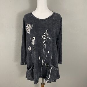 New ListingJess & Jane Knit Tunic Top Size M Gray-Black Floral Pockets Lagenlook Blouse