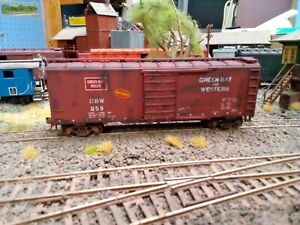 HO MDC Boxcar Green Bay And Western Weathered