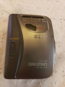 SONY Walkman Cassette Player WM-FX323 FM AM Radio