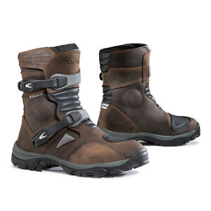motorcycle boots | Forma Adventure Low boots UNBOXED