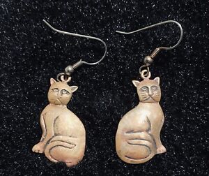 Vintage Brass Sitting Kitty Cat Dangle Earrings