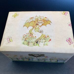 New ListingVintage 1970's Holly Hobbie Jewelry Box Japan Umbrella Animated *READ*