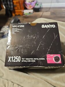 Sanyo VPC-X1250 12.1 MP 3X Optical Zoom Camera Pink Bundle Charger