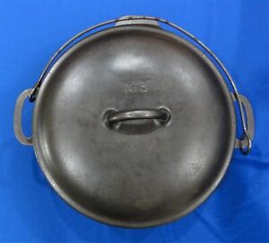 VINTAGE VOLLRATH (UNMARKED) CAST IRON DUTCH OVEN NO.8, MATCHING #8 LID-NO WOBBLE