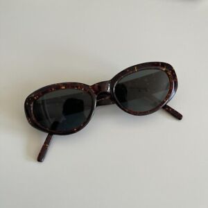 Authentic New Vintage women's 90s tortoiseshell oval sunglasses