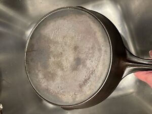 Antique Vollrath Ware Cast Iron Skillet No. 7 With Heat Ring*