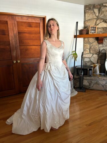 Catherine rayner wedding dress